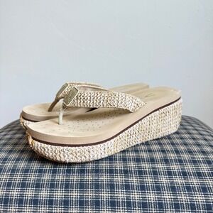 Volatile Woven Raffia Platform Wedge Thong Sandals Size 8 Beige